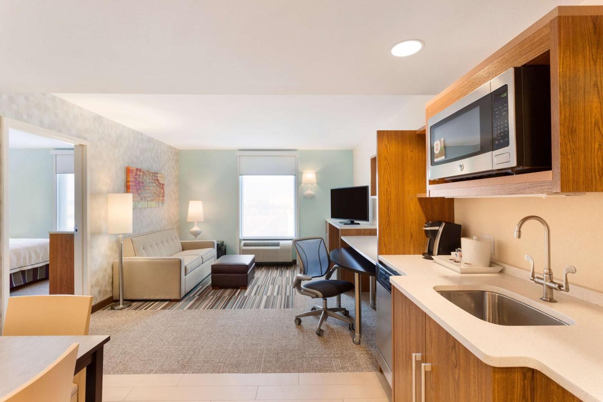 Home2 Suites By Hilton Fargo Exterior photo